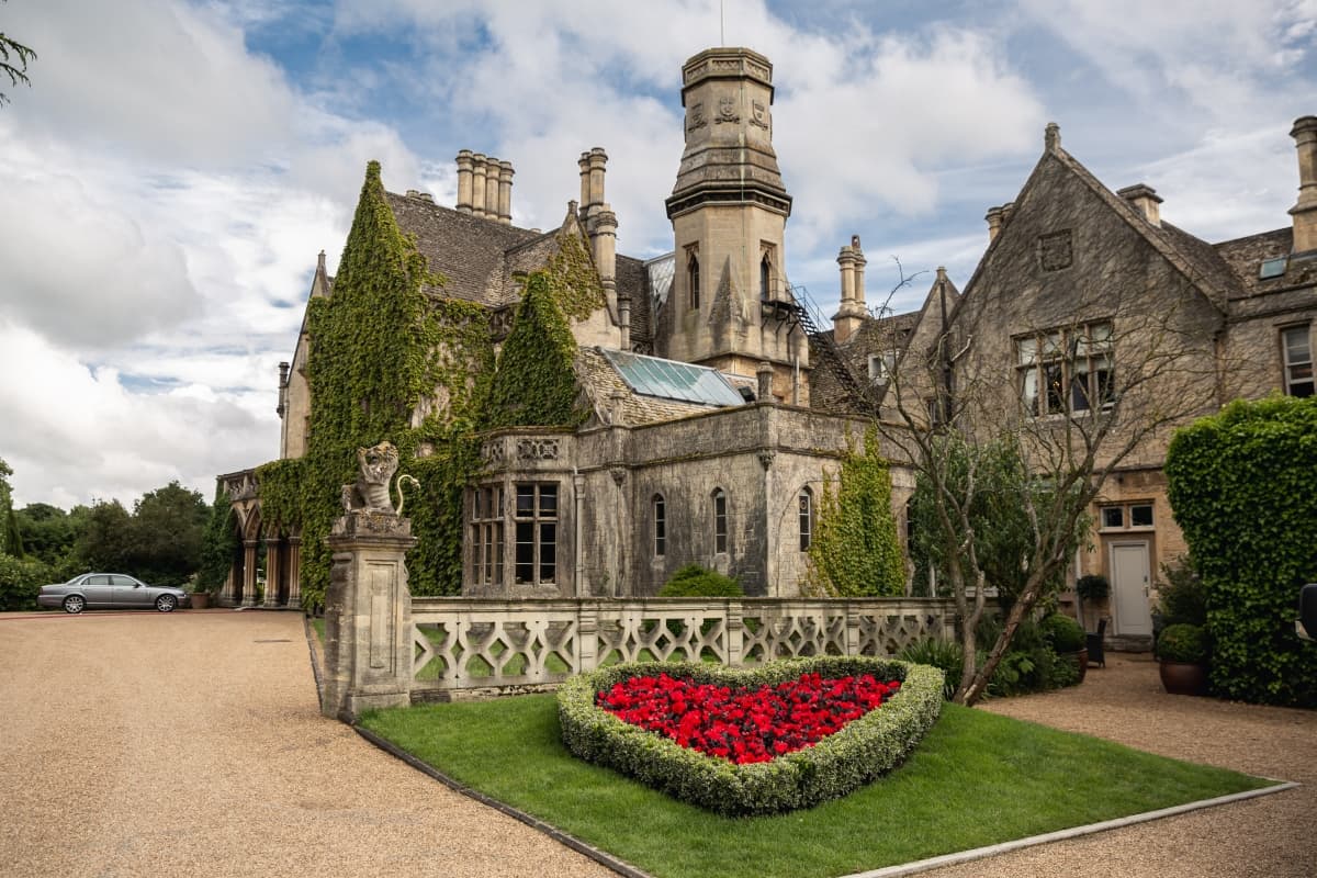 Manor By The Lake - locatie pentru nunti in Cheltenham, England