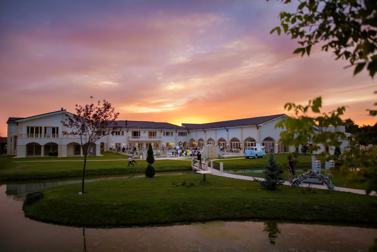 Villa Trevi - Bazosu Nou