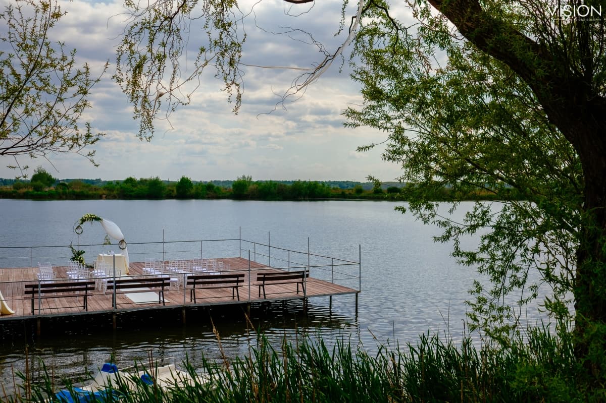 Pensiunea Lac Calinesti - locatie pentru nunti in Calinesti, Argeș