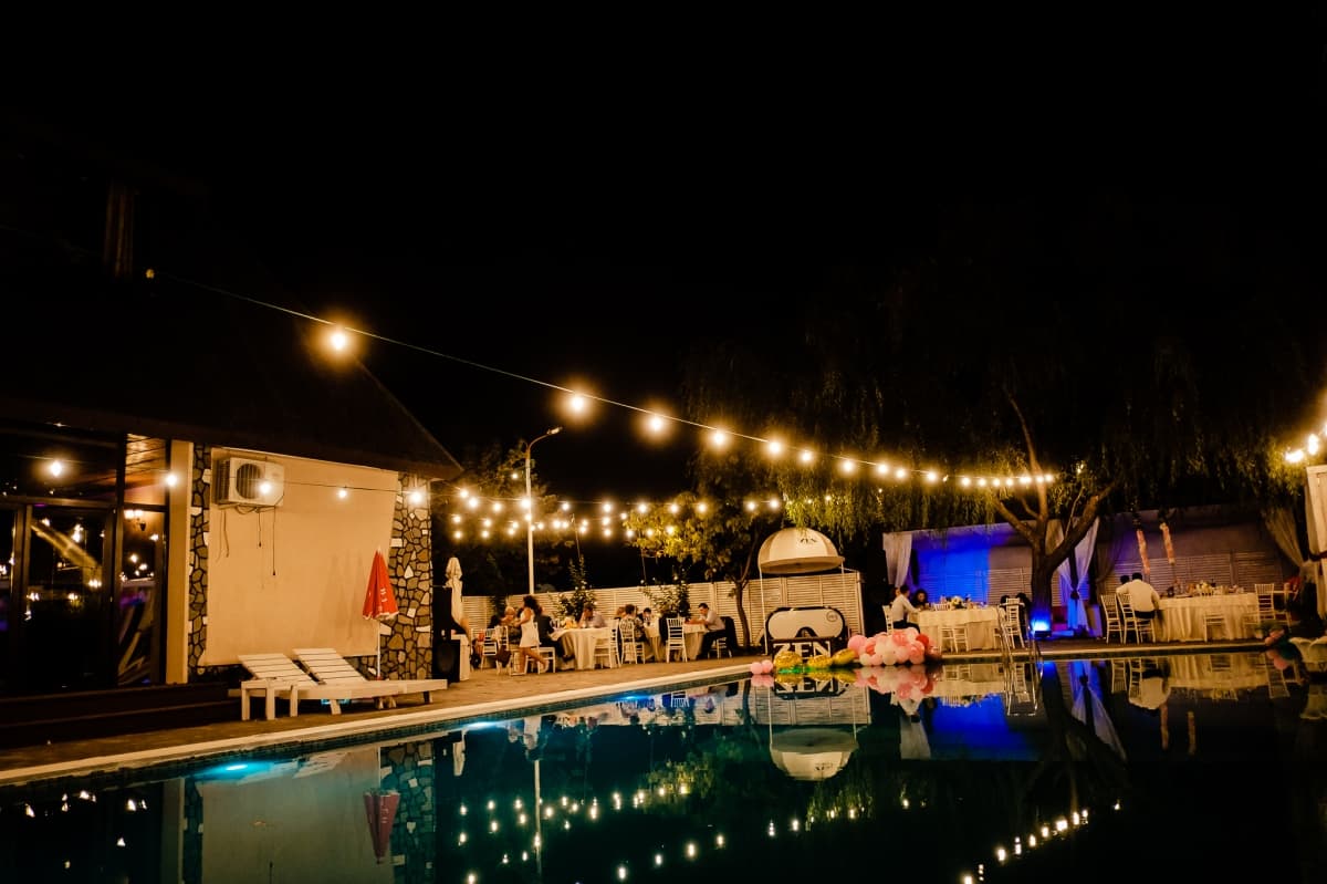 Zen Pool &amp; Ballroom - Ulmeni