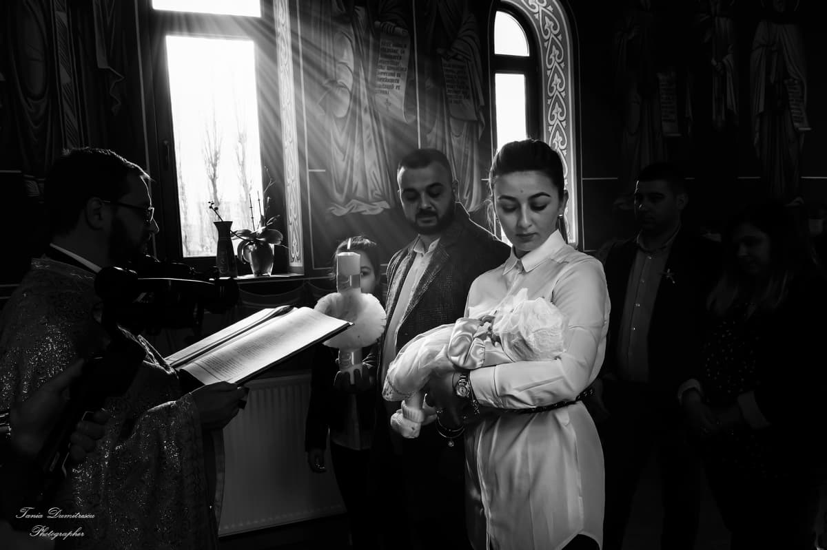 Biserica Acoperamantul Maicii Domnului - Rosu