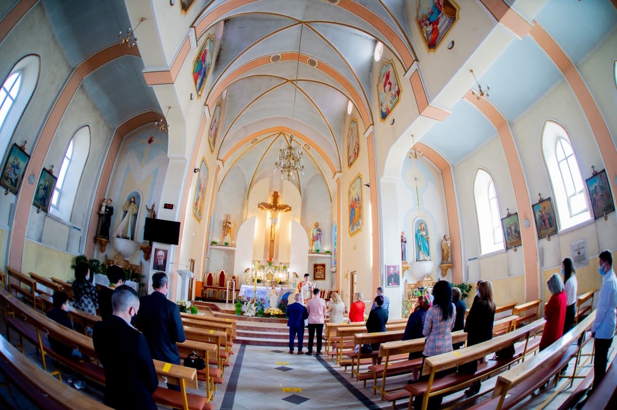 Biserica Catolica  - locatie pentru nunti in Răducăneni, Iași