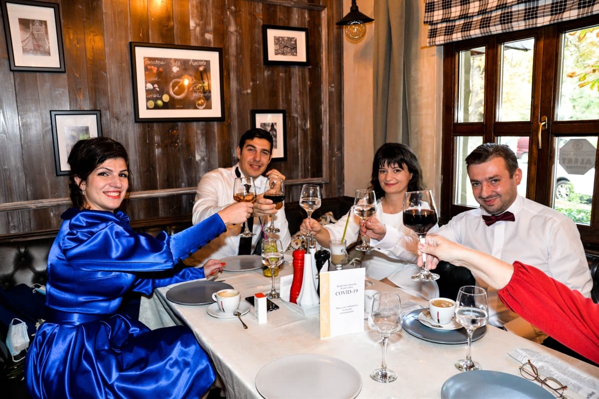 Restaurant The New London - locatie pentru nunti in Ploiești, Prahova