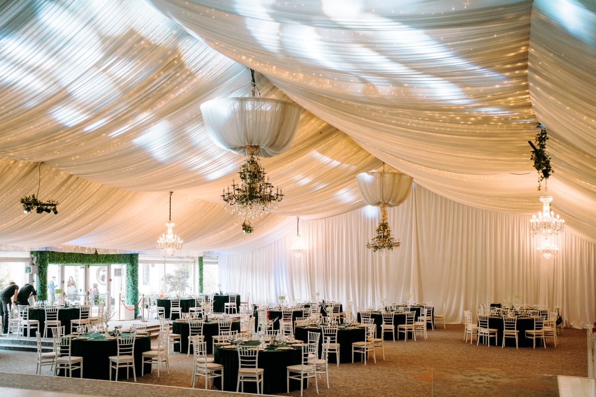 Versailles Weddings &amp; Events - Cisnadioara