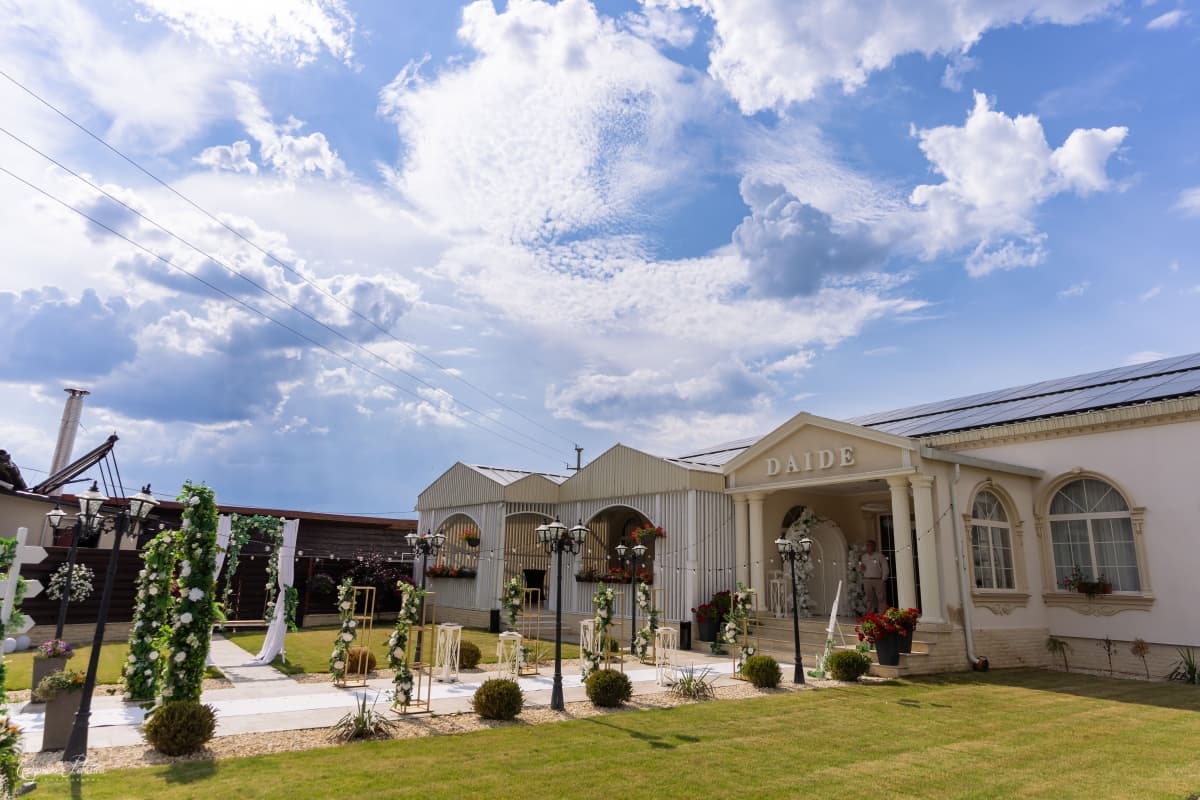 Restaurant Cort Daide - locatie pentru nunti in Luțca, Neamț