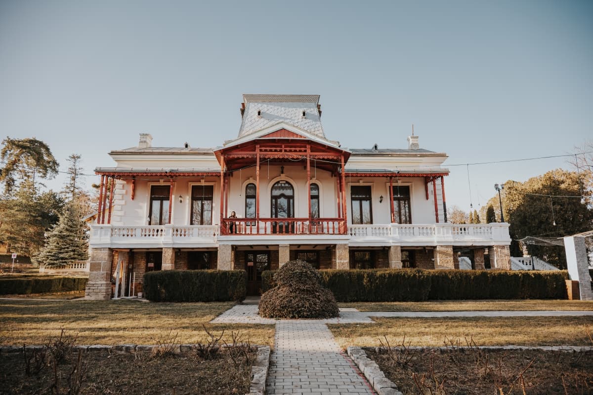 Conac Polizu - locatie pentru nunti in Maxut, Iași