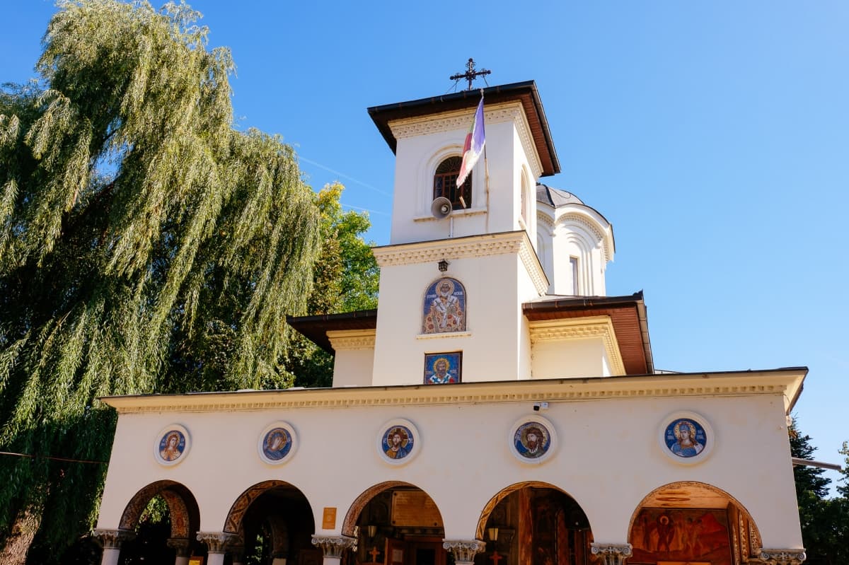 Biserica Sfantul Miron Damaroaia - Bucuresti